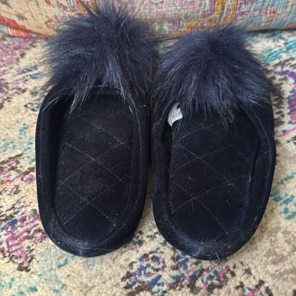 Fun deep blue I.N.C. Slippers with fizzy Pom gently preowned. - Picture 3 of 5